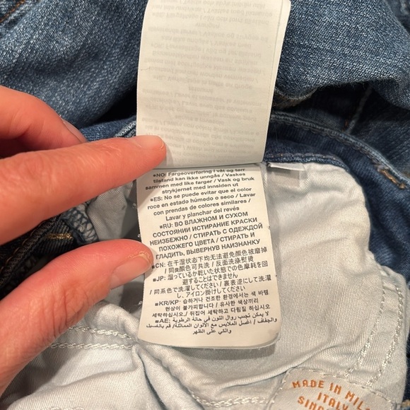 Closed woman's blue jeans made in Italy with orangic cotton. - Picture 15 of 15